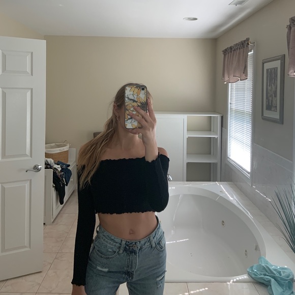 off the shoulder black crop top - Picture 2 of 2